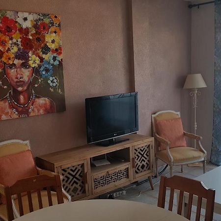 Private Apartment With Roof Terrace Арона Екстериор снимка