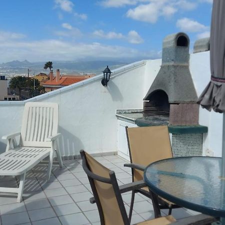 Private Apartment With Roof Terrace Арона Екстериор снимка
